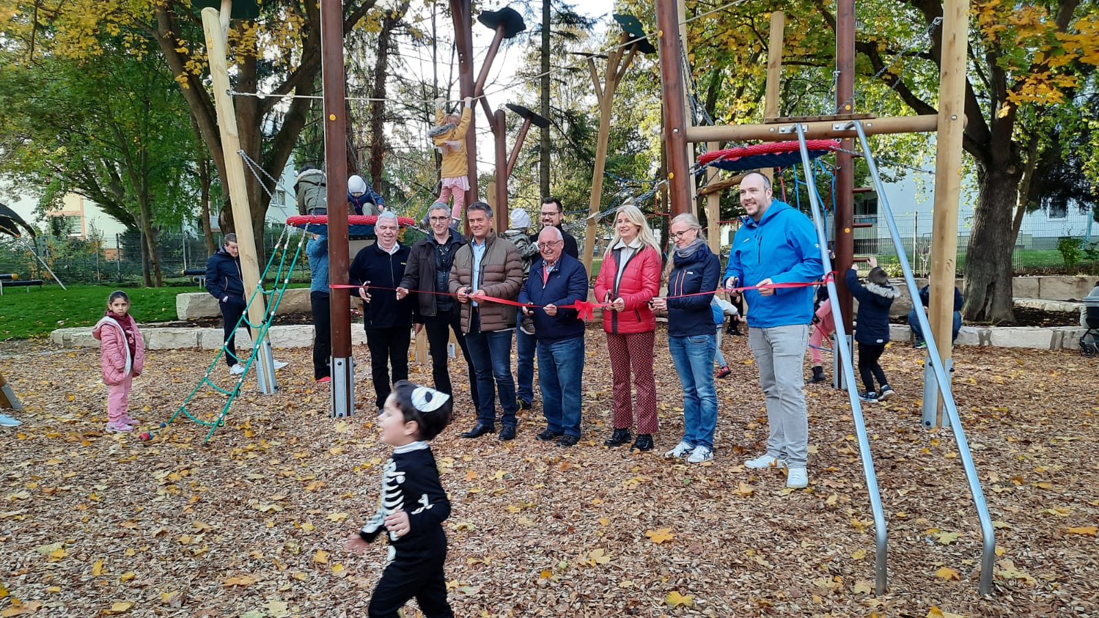 Spielplatz Pfalzgrafenstraße wiedereröffnet